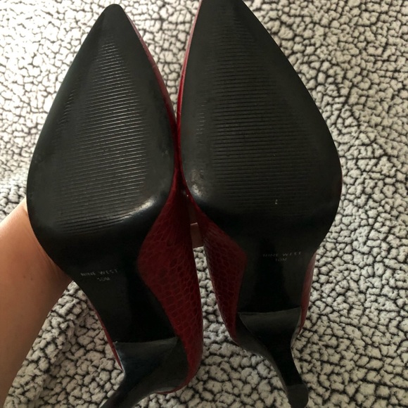 SOLD 🚫 Nine West Red Snakeskin Pumps - Picture 5 of 11